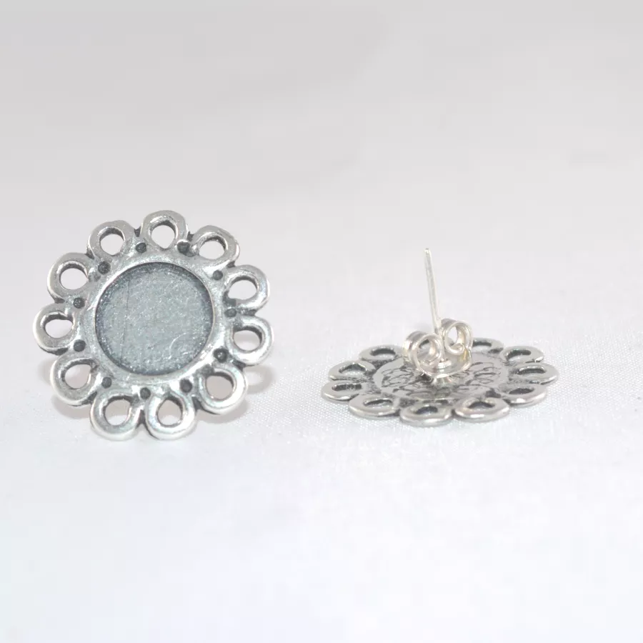 Boucles d'oreilles à clous en forme de fleur