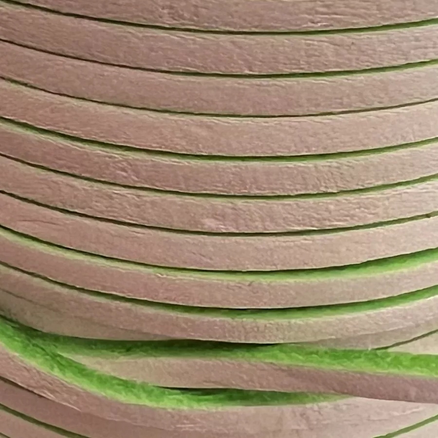 Cuir de veau en 3mm avec des bords colorés - Vert