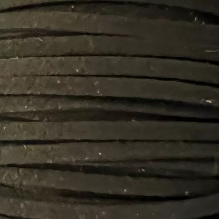 Suède Végan 3.5mm de largeur idéal pour sautoir - Noir