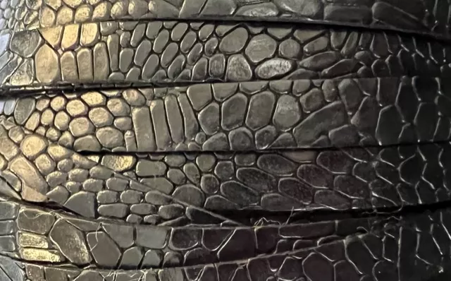 Cuir de Veau motif cailloux 10mm-NOUVLLES COULEURS - Bleu marine