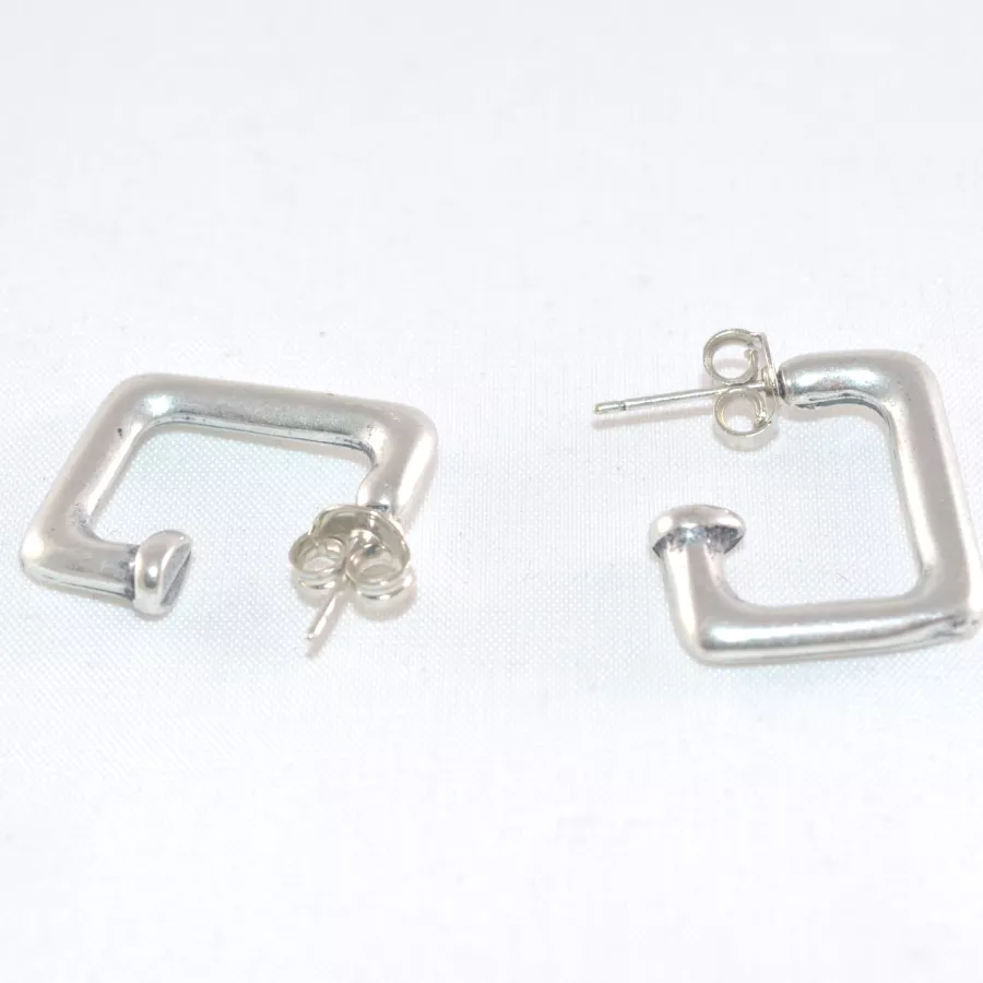 Boucles d'oreille demi- créole plaqué argent carré