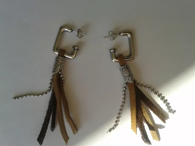 Boucles d'oreilles à clous demi créoles