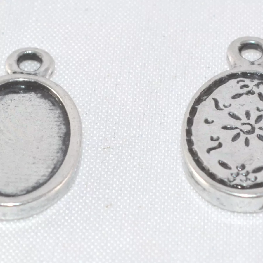 Pendant médaille ovale