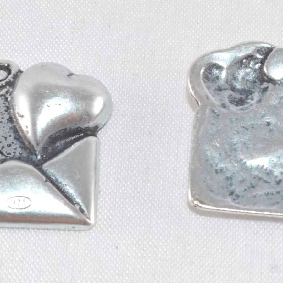 Pendant enveloppe ouverte avec coeur