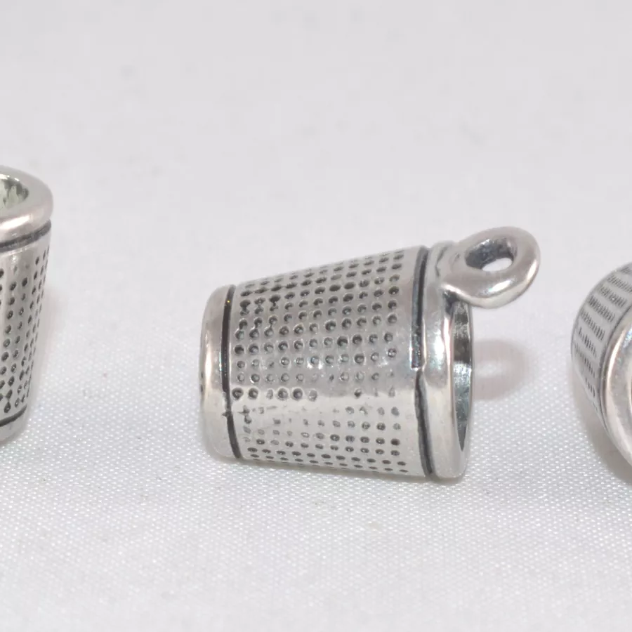 Pendant dé à coudre