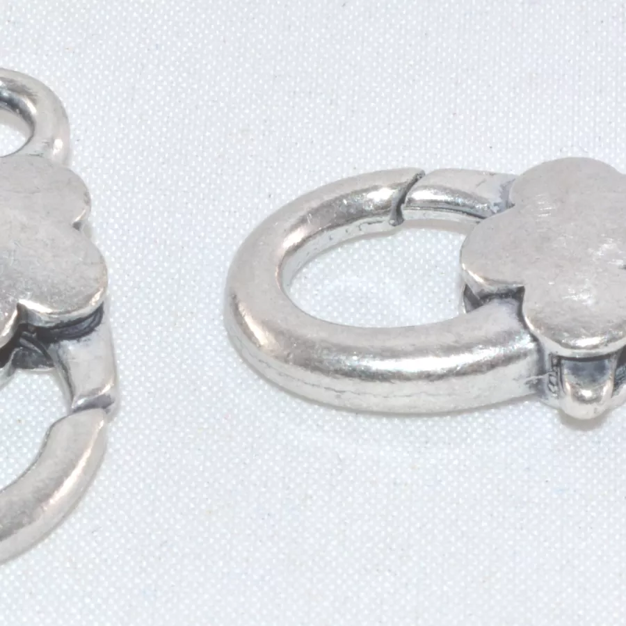 Mousqueton avec fleur 