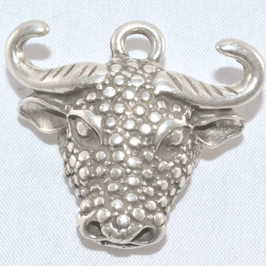 Pendant tête de taureau