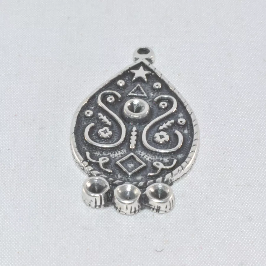 Pendant avec motifs abstraits