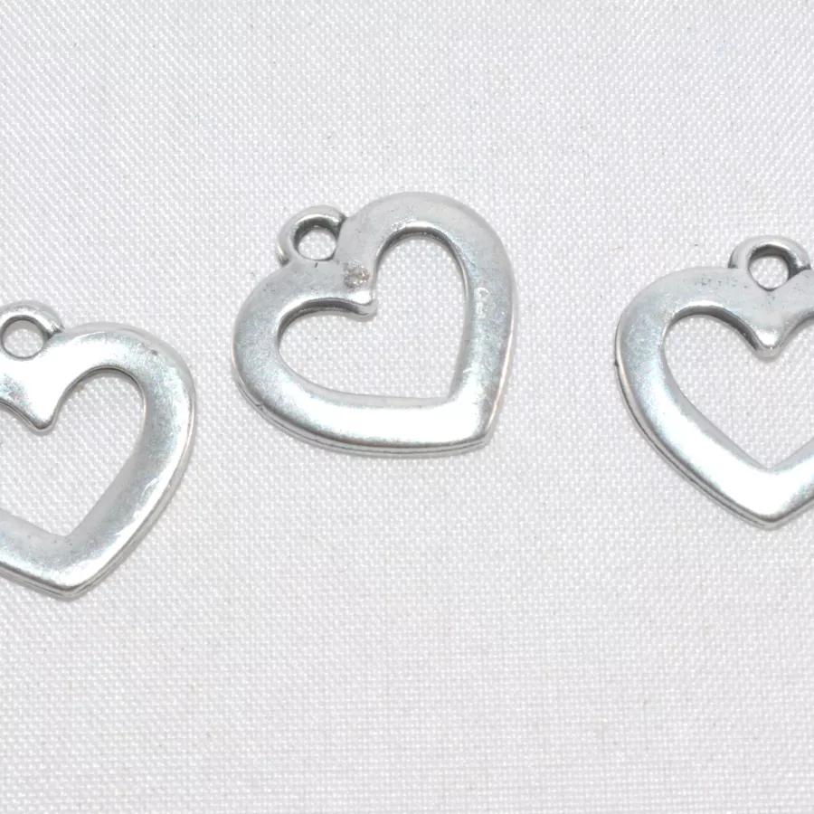 25 Pendants coeur evidé