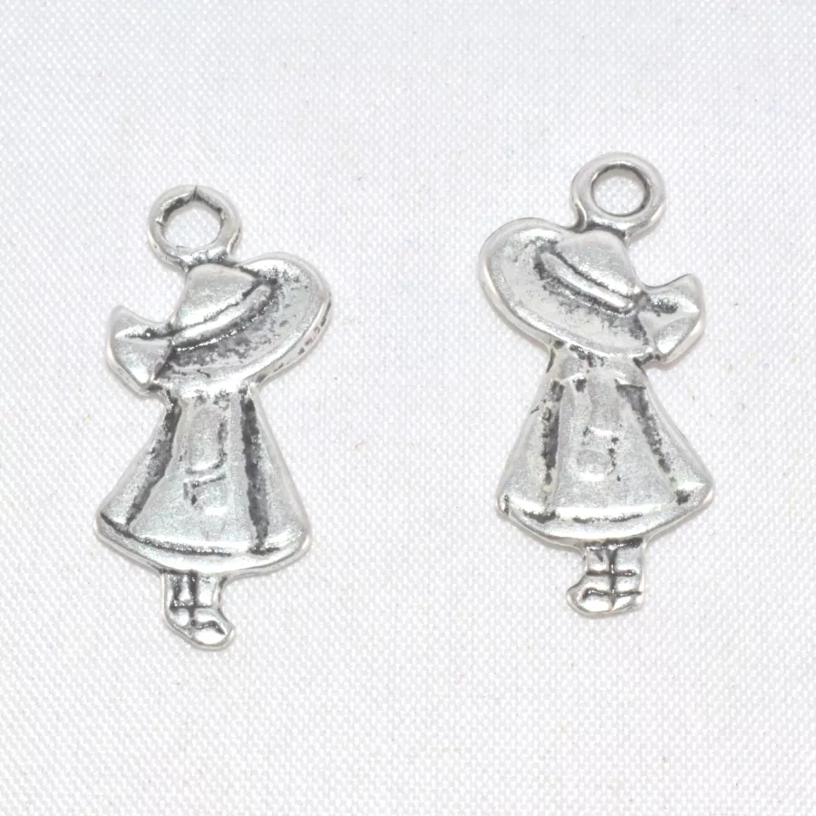 Pendant petite fille avec chapeau