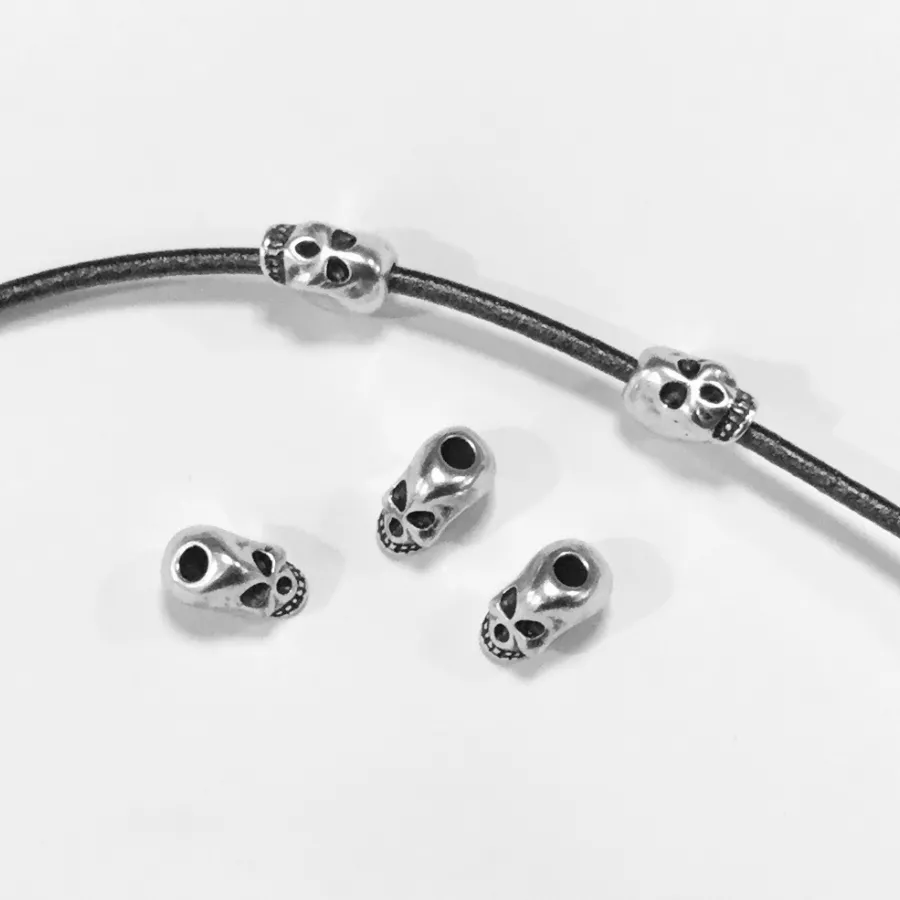 PASSANT TETE DE MORT