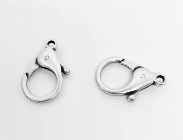 5 Tres grands mousquetons 