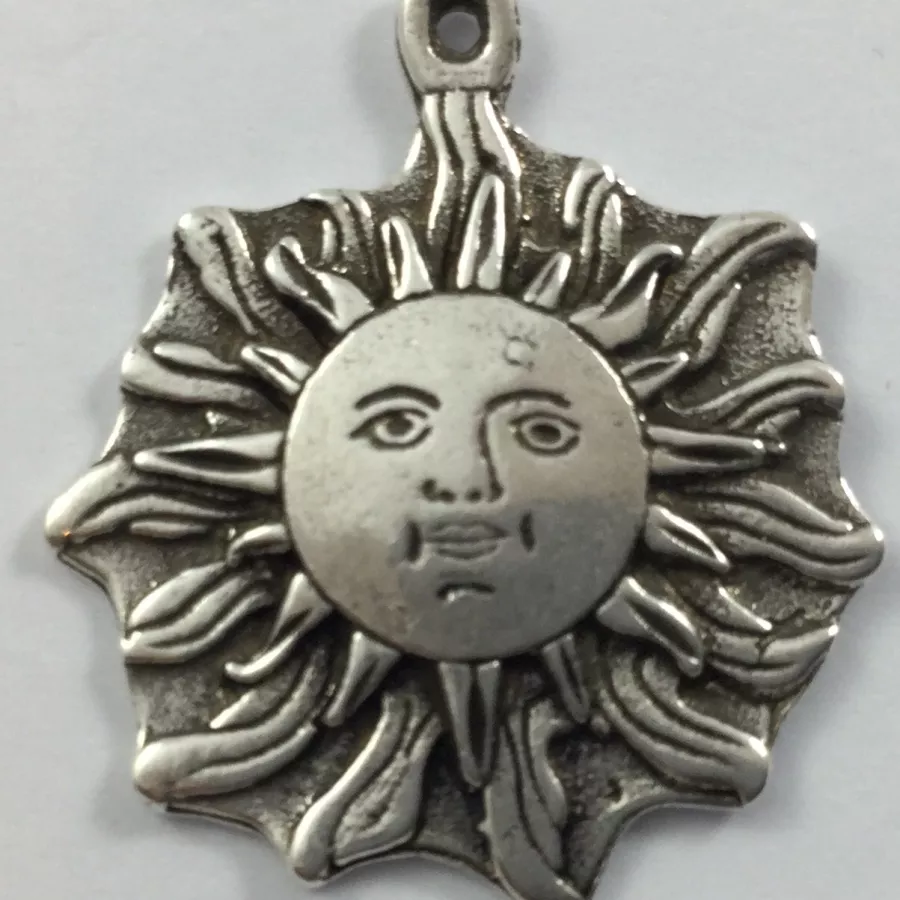 Pendant Soleil en étain pl argent
