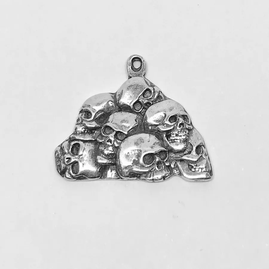 Pendant têtes de mort 