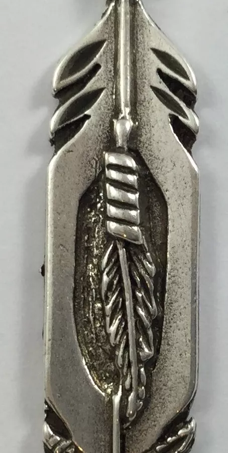 Pendant plume en étain plaqué argent