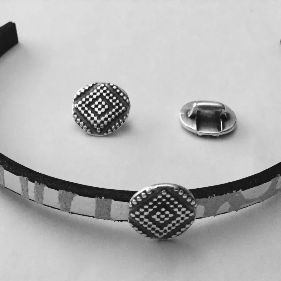 10 Passants 5mm motif africain 