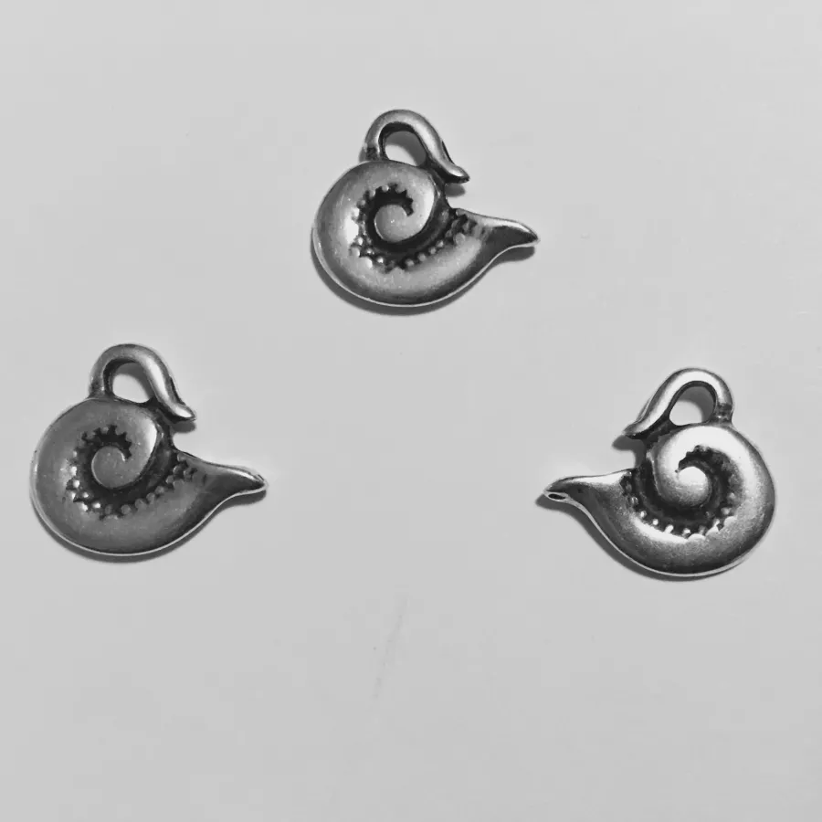 10 pendants coquillages 