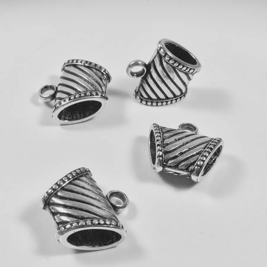 Passant accroche breloque pour des liens larges 12 x 6.70mm