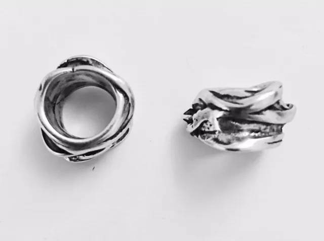 Perle irrégulière de 13 mm de diamètre, 8 mm cercle intérieur