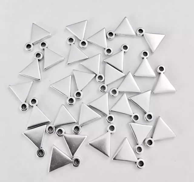 Pendant triangle plein