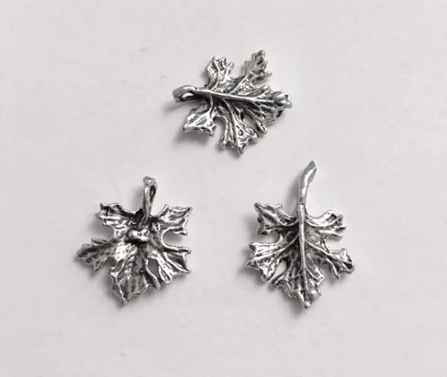 Pendant feuille en fonte de laiton