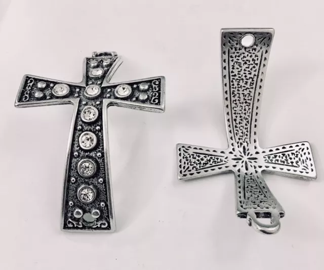 Grande croix avec strass pour créer un bracelet