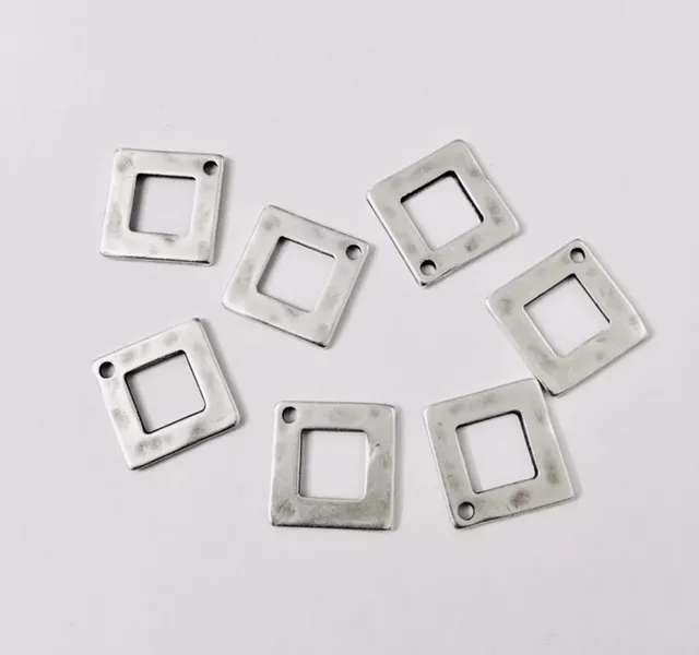 pendant carré martelé 16 x 16 mm