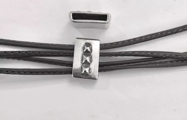 Passant en étain pour cuir fin plat 10mm avec motif