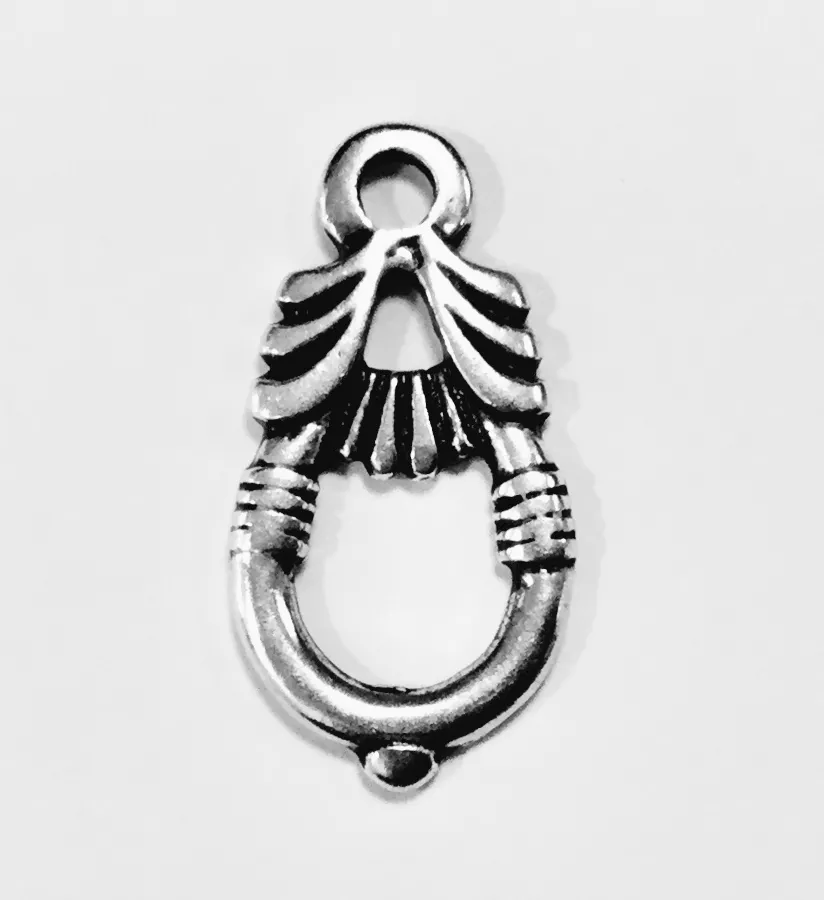 Pendant motif abstrait