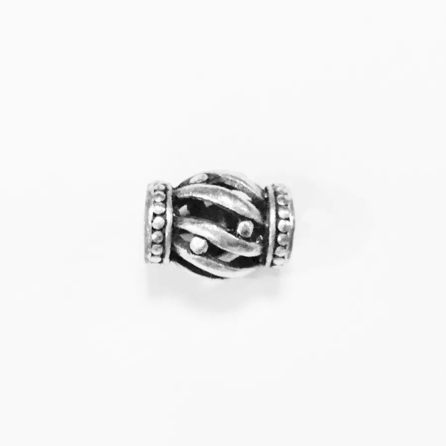 Intercalaire traversant forme bombée et ajourée 