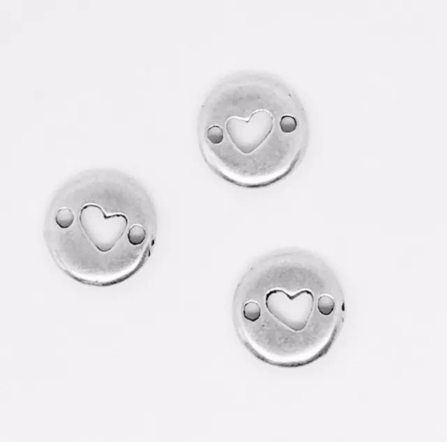 Pastille avec motif cœur évidé avec 2 trous