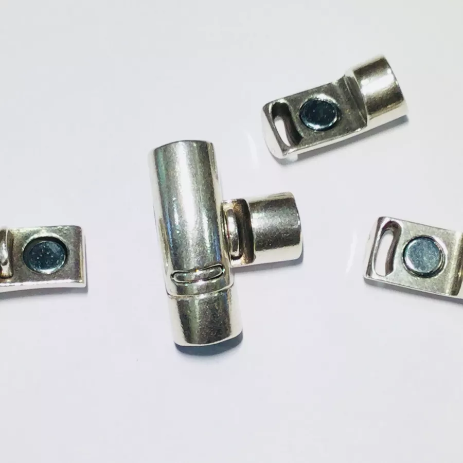 Fermoir aimanté rond 8mm en étain plaqué argent