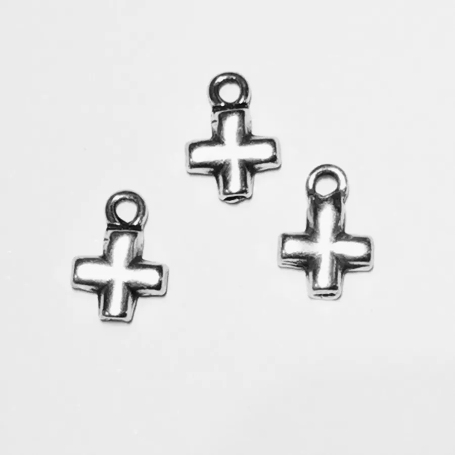 Pendant petite croix lisse