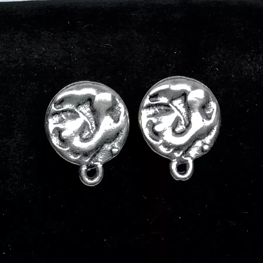 Boucle d’oreille à clou forme motif fantaisie