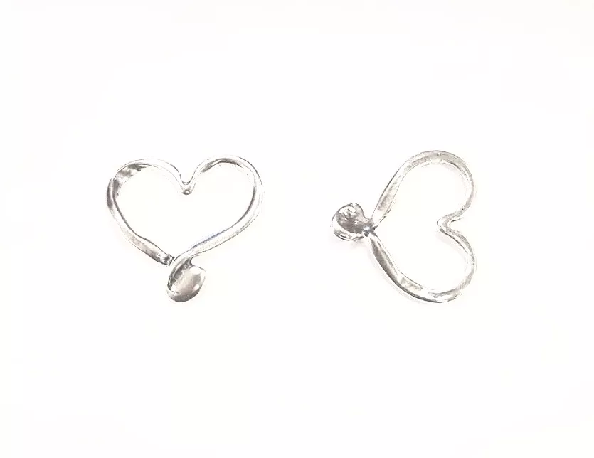 Pendant coeur évidé stylisé