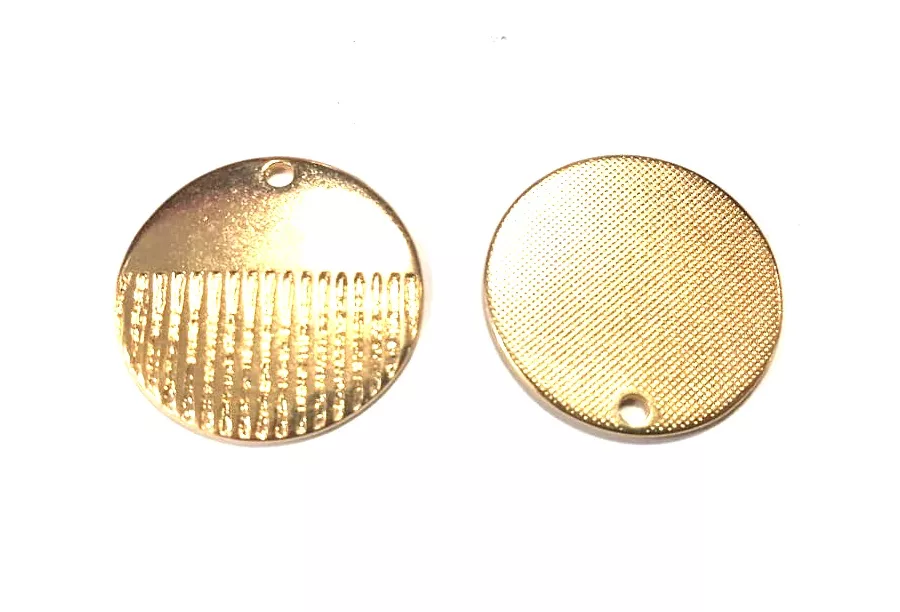 Pendant médaille striée