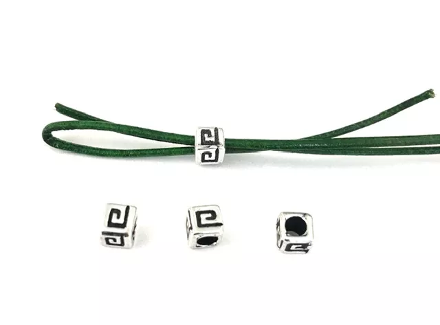 Cube 4mm motif grec trou 2.5mm