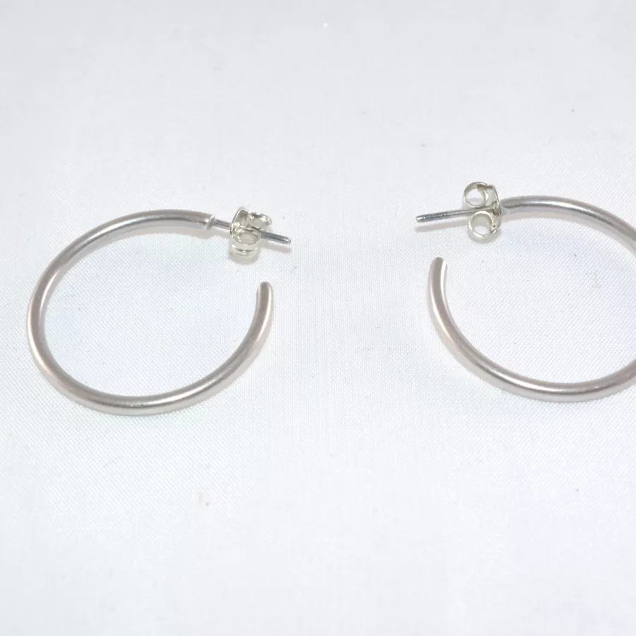 Boucles d'oreille créole en laiton plaqué argent 30mm