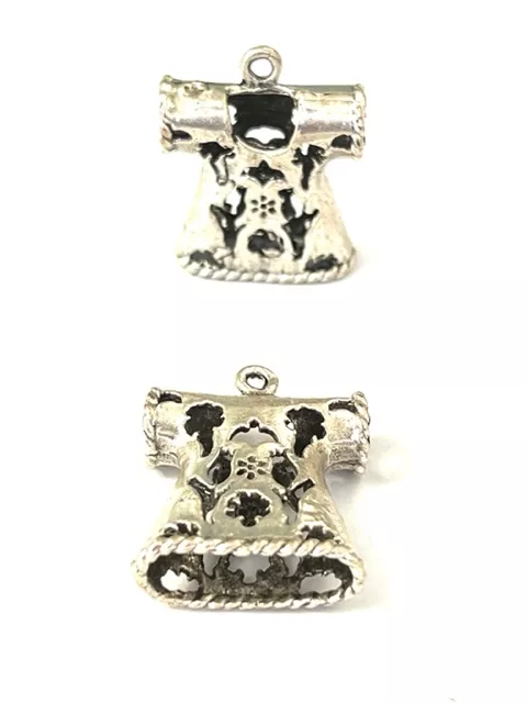 Pendant caftan en laiton fonte plaqué argent antique