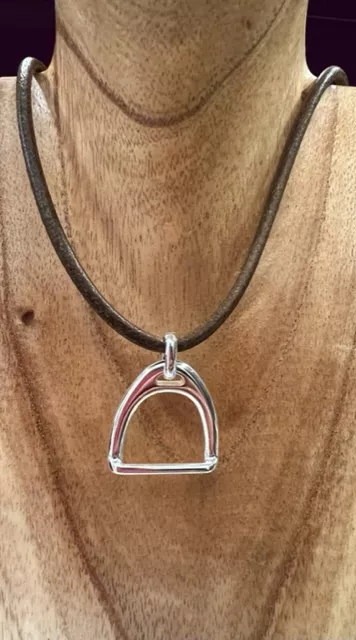 Pendant étrier 24.7 x 24.7mm, argent vif 10 microns pl en France 