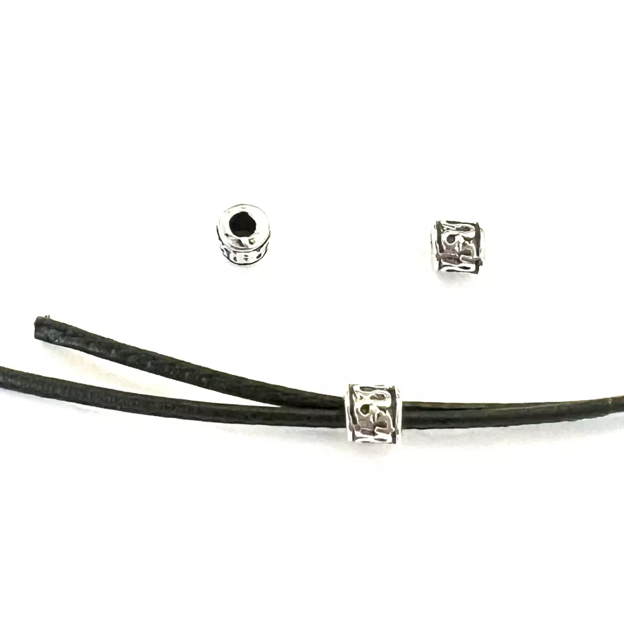 30 Perles 5mm avec motif trou diam : 2.3mm