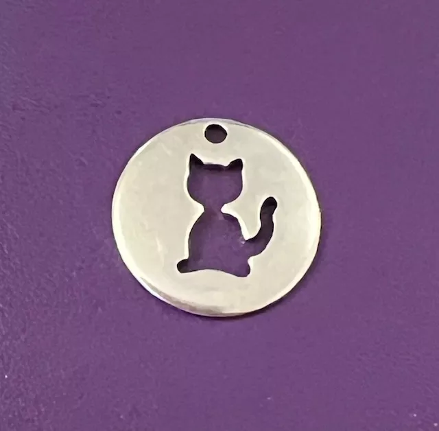 Médaille chat en filigranne 23 mm