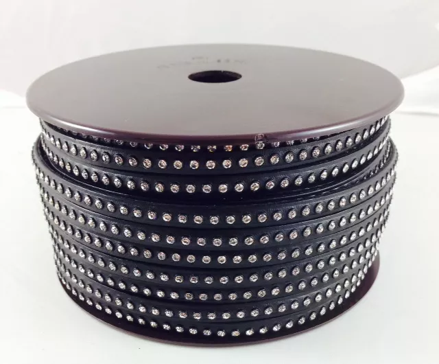 Cuir de veau avec véritable Swarovski 6mm- - Noir