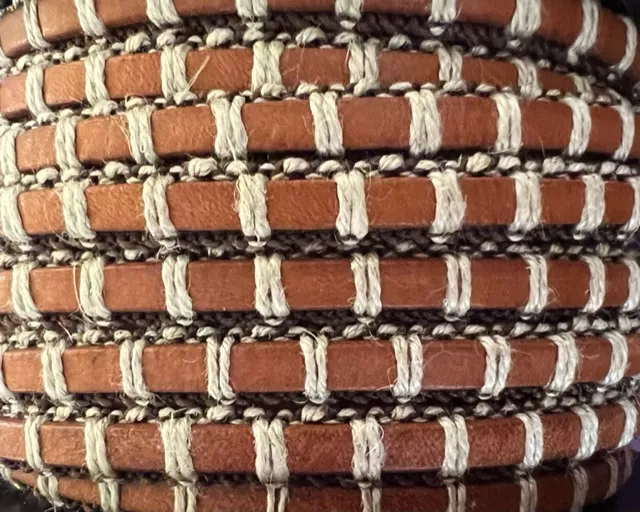 Cuir macramé 6mm avec fil beige - Marron clair