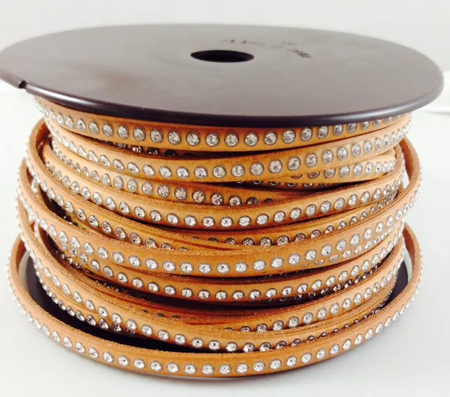 Cuir de veau avec véritable Swarovski 6mm- - Naturel