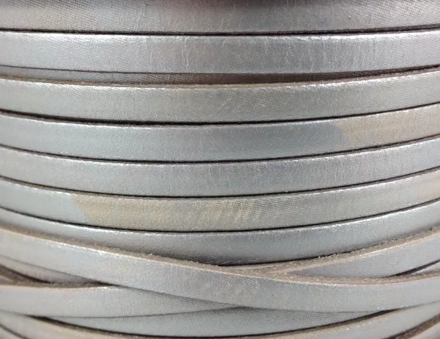 Cuir de veau nacrés 5mm - Beige