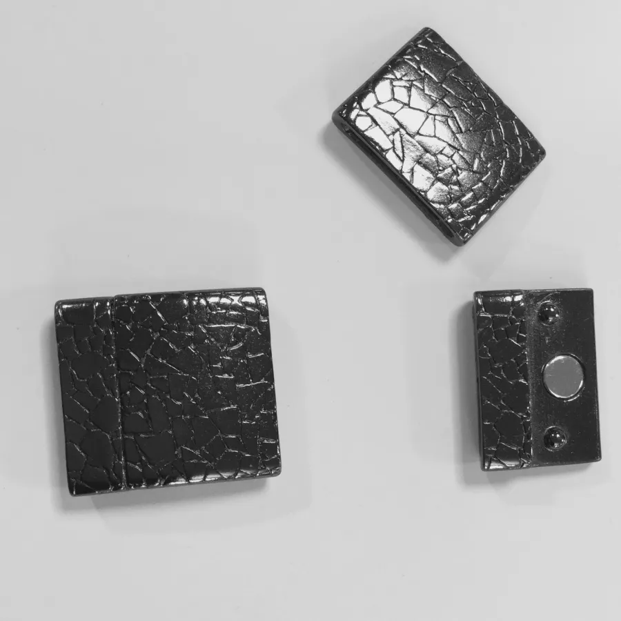 Fermoir aimanté 20mm en étain motif craquelé - Noir