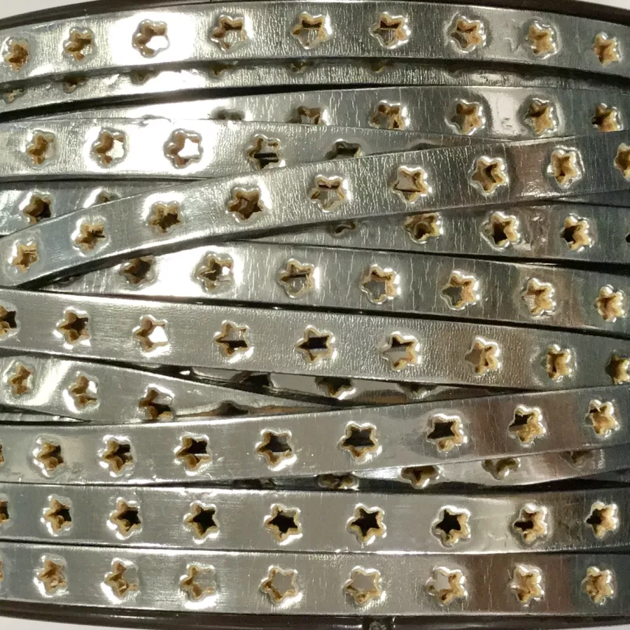 CUIR ETOILE PERFORE METALISE 6MM - Argent
