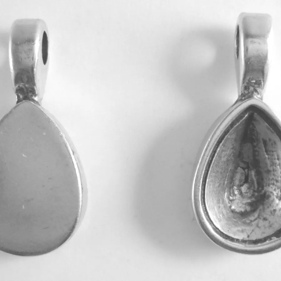 Pendant goutte à strasser