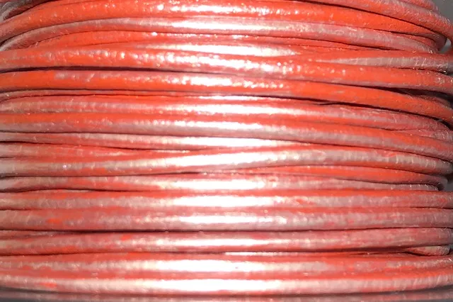 Cuir rond 2 mm couleurs pastel et métallisées - Orange métallisé